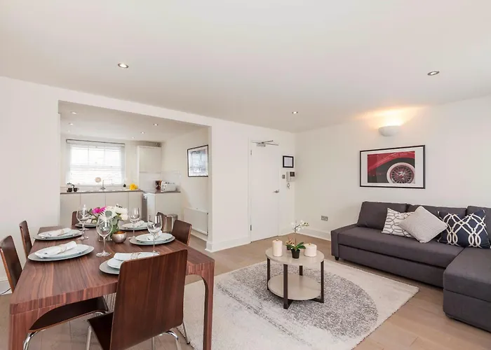 Covent Garden 2Br - Urban Chic Apartment